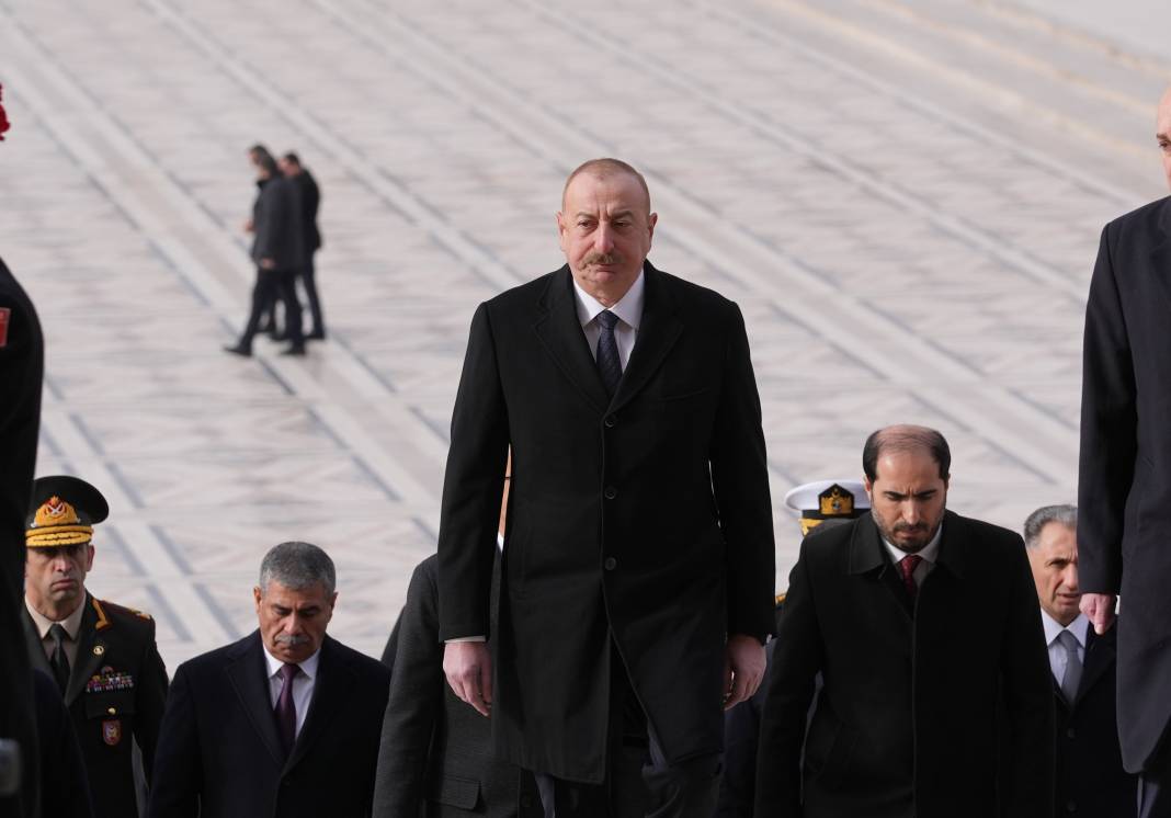 Azerbaycan Cumhurbaşkanı Aliyev Anıtkabir'de 26